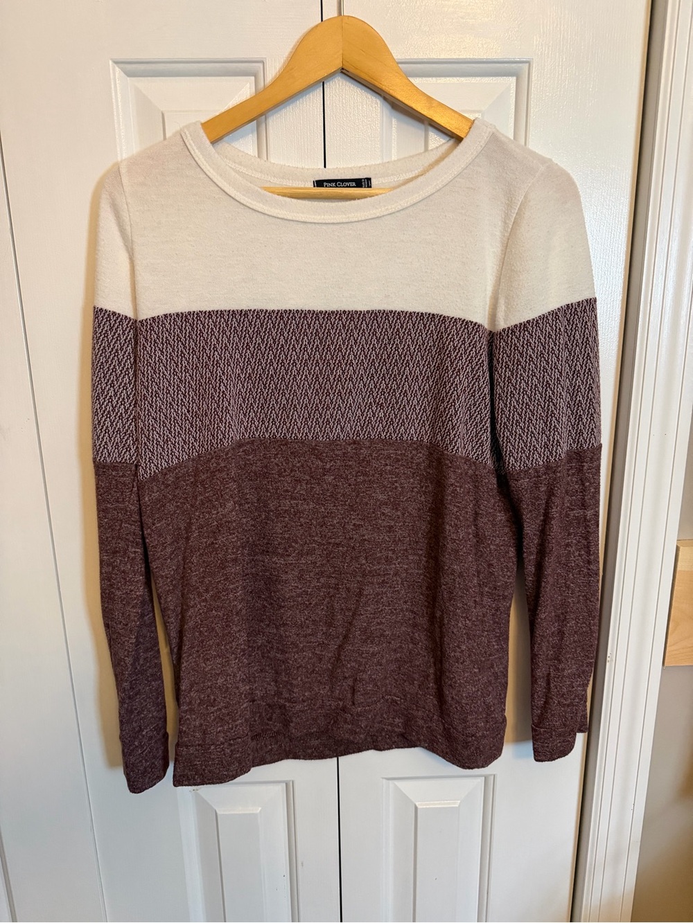 Pink Clover Wine and Cream Colorblock Crew Sweater Medium